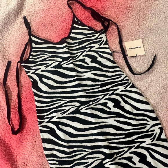 Superdown x Revolve zebra bodycon skintight dress sleeveless - Picture 7 of 9